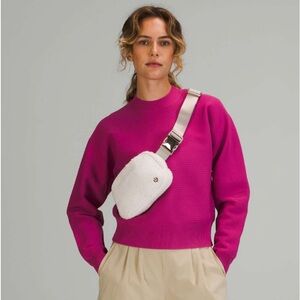 Lululemon Everywhere Fleece Belt Bag
Light Ivory